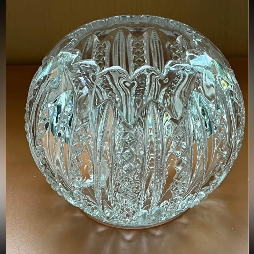Elegant VINTAGE Clear Glass Bowl